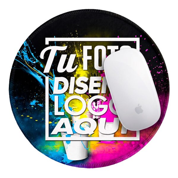 Mousepad redondo personalizado 25 cm siendo utilizado con un ratón en un escritorio de trabajo