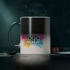 Taza Mágica Personalizada 11 oz 325 ml en Acción Taza mágica personalizada 11 oz 325 ml revelando su diseño gracias al vapor del café caliente
