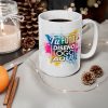 aza Personalizada 15 oz Momentos Especiales Taza personalizada 15 oz con café caliente humeante en un ambiente cálido con velas.